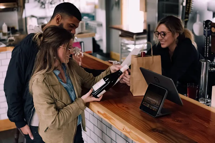 What are the qualities of an excellent mobile loyalty program?