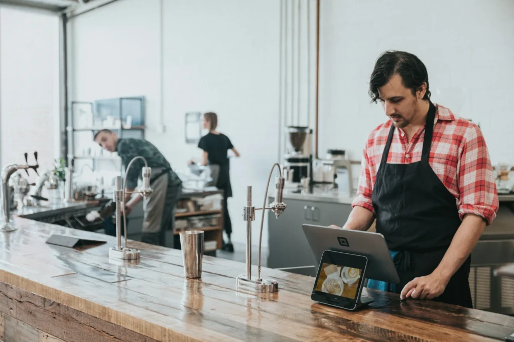 10 Ideas to Attract New Customers In Your Coffee Shop