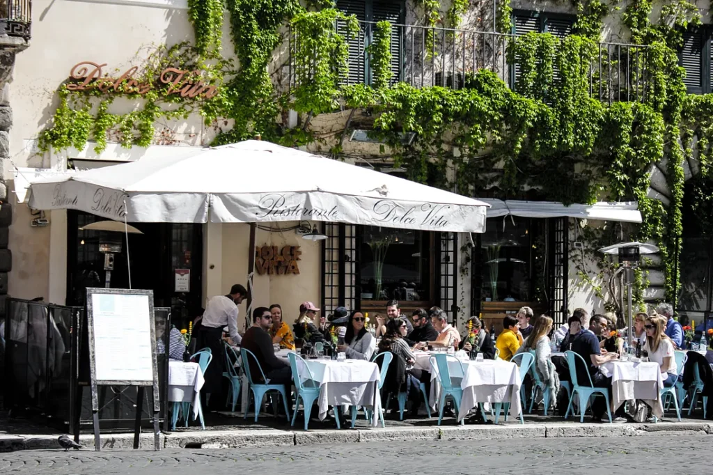 10 Ideas to Attract New Customers to Your Restaurant